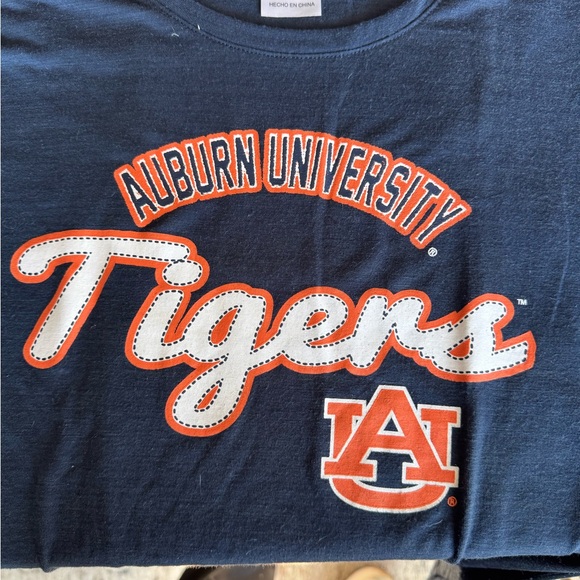 Lot of Women’s Auburn T-Shirts - Picture 2 of 8